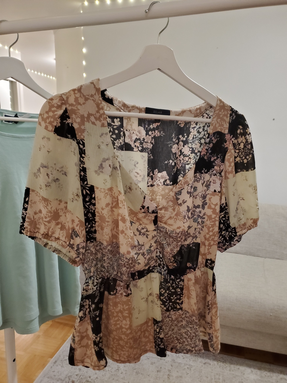 Floral Short Sleeve Blouse in Beige and Black - Women Top